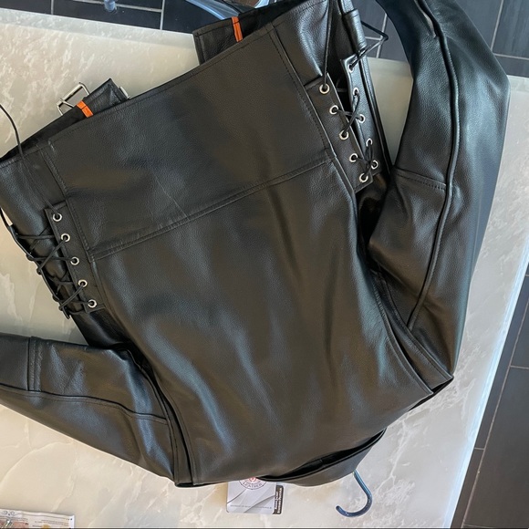 Womens Medium Leather Jacket - Picture 4 of 4